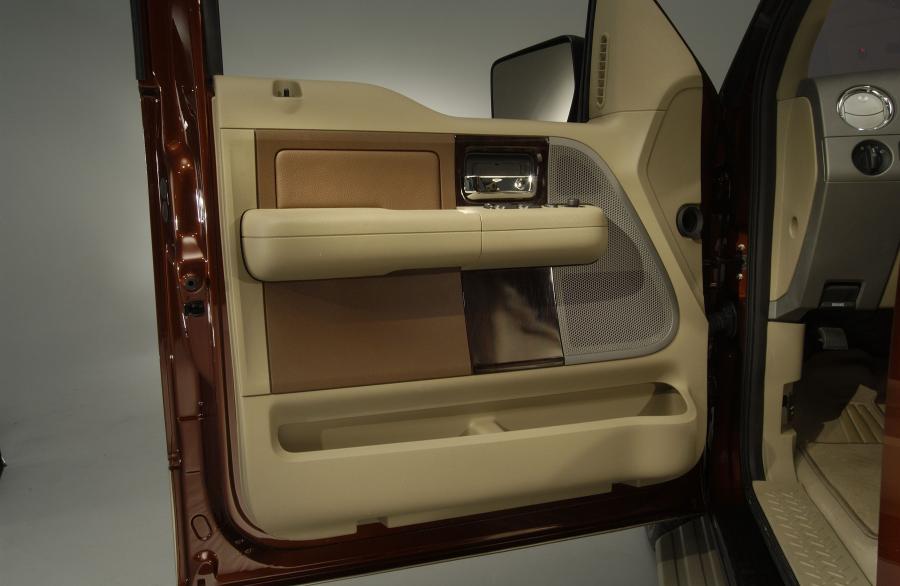  Ford F-150 SuperCrew Cab 2004 года  (фото 46 из 83)